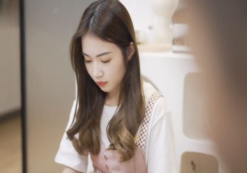 Một cha dượng đã thực hiện hành vi hiếp dâm với cô con gái chỉ mới tròn 18 tuổi