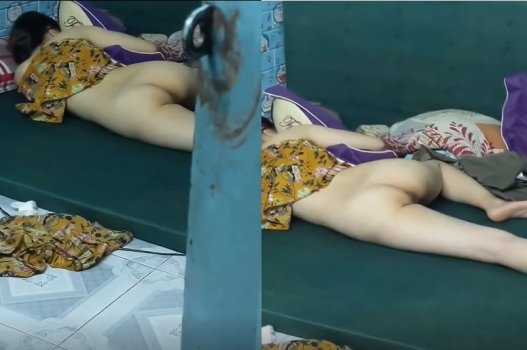 Qua phòng riêng để thực hiện hành vi trần tục