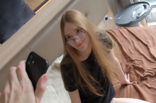 Phát hiện cô em gái xinh đẹp đóng phim người lớn với anh trai chịch em ngay lập tức