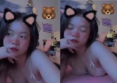 Quỳnh Trang da trắng body đẹp